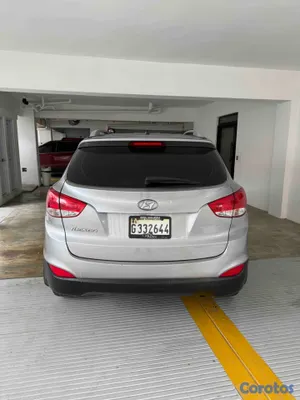 jeepetas y camionetas - Se vende Hyundai Tucson 2015 4