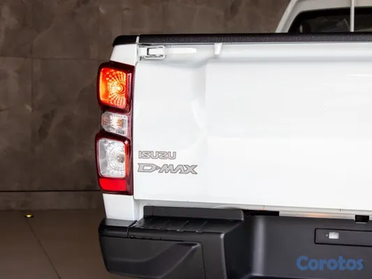 jeepetas y camionetas - Isuzu DMAX 2027 6