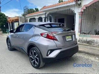 jeepetas y camionetas - Toyota C HR 2018 4