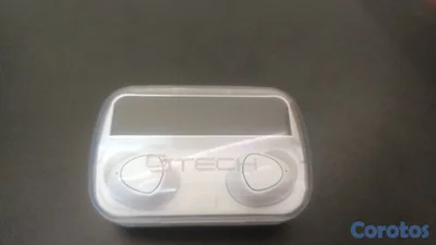 Usado; CJ Tech earbuds, leer descripción