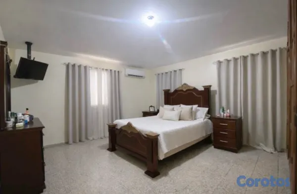 casas - CASA DE 2 NIVELES EN VENTA EN MIRAMAR, AV. INDEPENDENCIA  8