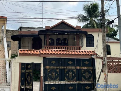 Casa de 2 Niveles en venta en los Rosales ll Santo Domingo Este