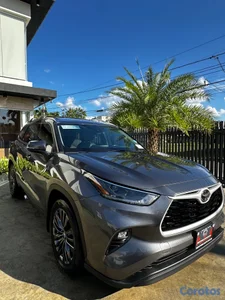 TOYOTA HIGHLANDER XLE 2021