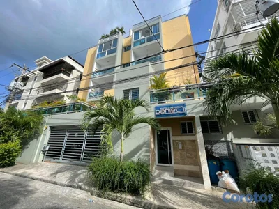 2do nivel con terraza y parqueos techados en jardines del sur