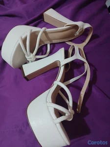 zapatillas blancas