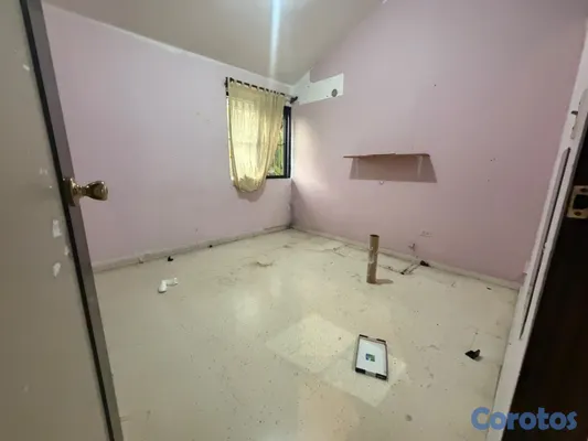 casas - vendo casa avenide Cayetano Germosen dos niveles tres habitaciones marquesina  5