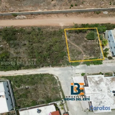 solares y terrenos - Se vende solar con 301 metros en Residencial Naime 4