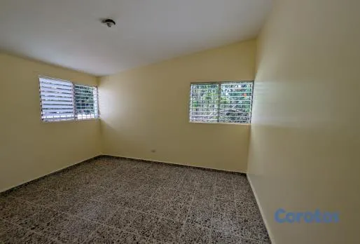 casas - ¡Oportunidad en El Cacique IV, Santo Domingo! 2