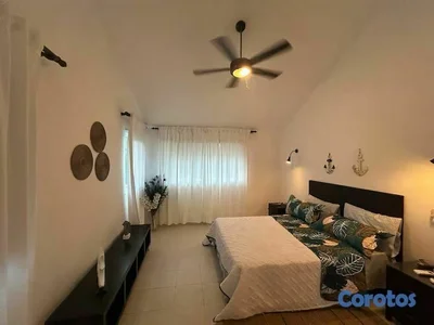 Hermosa villa de 2 niveles / Totalmente Amueblada 
