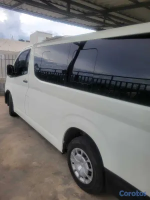 camiones y vehiculos pesados - Guagua / Van Toyota Hiache 5