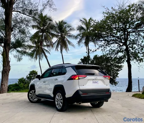 jeepetas y camionetas - Toyota rav4 2023 xle premium  4
