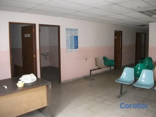 apartamentos - En Venta Edificio en Mejora en la Duarte Zona Colonial para Reformar 2
