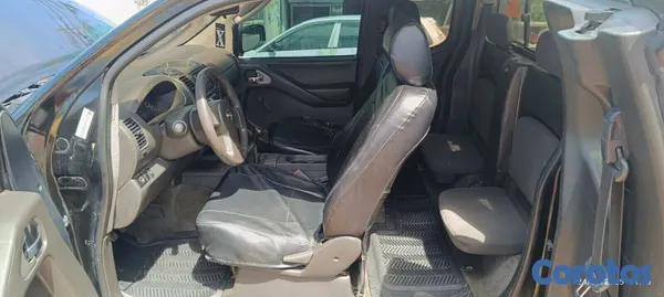 jeepetas y camionetas - NISSAN FRONTIER 2005 MANUAL 4 CILINDROS 4X2 6