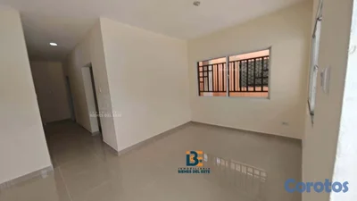 Se Alquila Casa de Tres habitaciones en Residencia