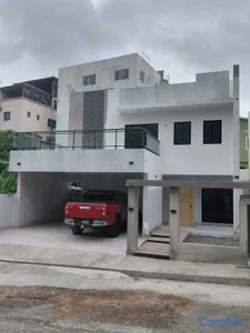 Casa en Los Hidalgos. US$ 210 Mil.