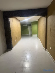 Alquilo local comercial 1er piso Av 30 Mayo próximo casa España 