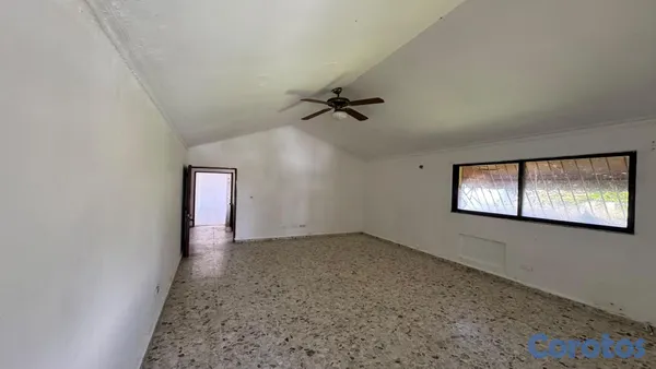 casas - Casa de 4 Habitaciones en Alquiler en Herrera con 7 Parqueos 5
