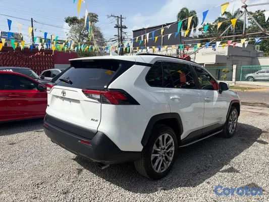 jeepetas y camionetas - Toyota Rav4 XLE 2023 Recien Importada 4