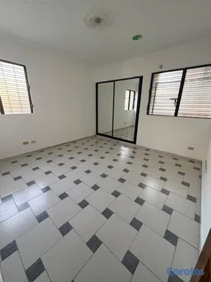apartamentos - ALQUILO apartamento Piso 2 En el Evaristo Morales  4