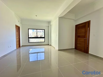 alquiló jardines del sur piso 4 una habitación 1.5 baños parqueo ascensor planta