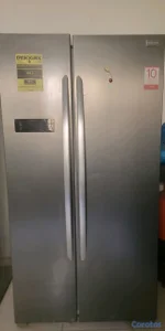 Nevera de dos puertas Frigidaire.