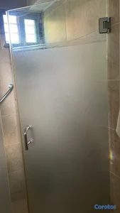 Puertas y Paneles para baños de vidrios Templados 