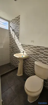 casas - Vendo cómodo casa duplex con patio de dos niveles en Colinas del viento 11
