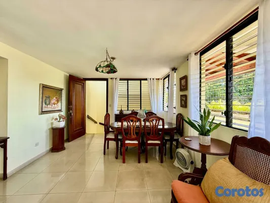 casas - Casa en Venta – Dos Niveles en Miramar 2