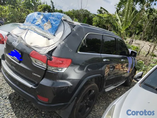 jeepetas y camionetas - JEEP GRAND CHEROKEE LIMITED 3