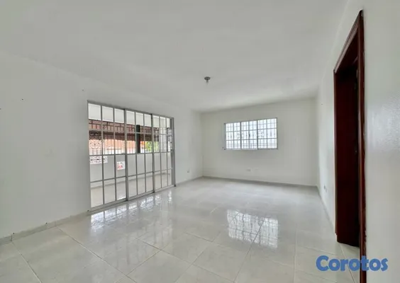 casas - Casa de 3 habiaciones 2.5 baños en alquiler en Alt 8