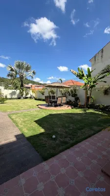 casas - Residencia en Los Cerros | Patio Enorme, Doble Cocina y Terraza para Celebracion 15