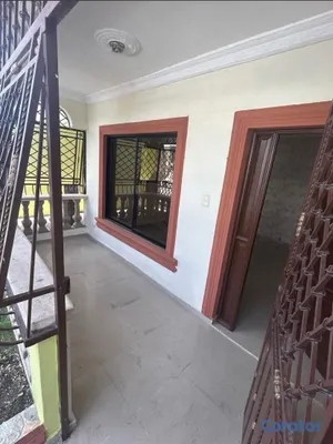 casas - venta de casa de segundo nivel , en construcción el segundo nivel. negociable e 8