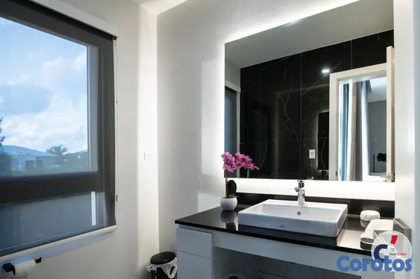 casas - Luxury 6-Bedroom Villa for Sale in Punta Cana Vill 10