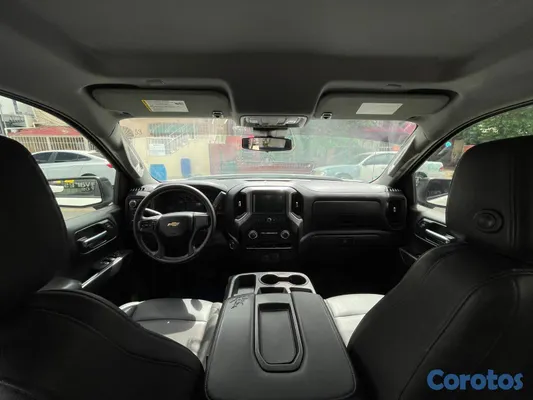 jeepetas y camionetas - SE VENDE  Camioneta de trabajo Chevrolet Silverado 2