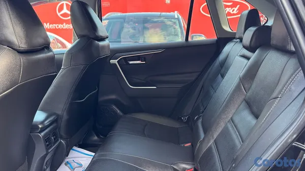 jeepetas y camionetas - 2021 Toyota RAV4 XLE plus 
tengo año 23 y 24 disponible también  4