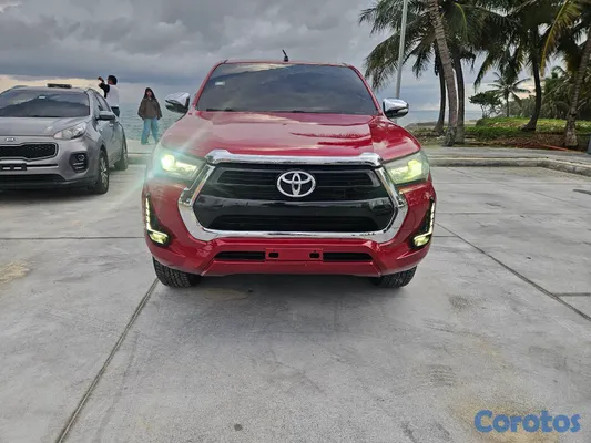 jeepetas y camionetas - Toyota hilux srv diesel full  10