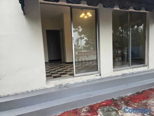 casas - Casa en segundo nivel en alquiler Carretera Duarte 8