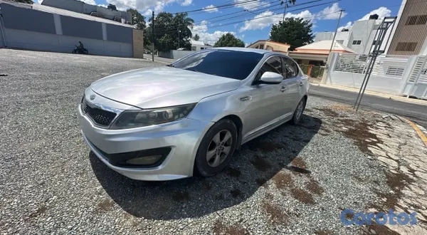 carros - kIA K5 año 2011  6