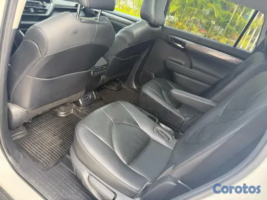 jeepetas y camionetas - Toyota higlander platinum 2021 9