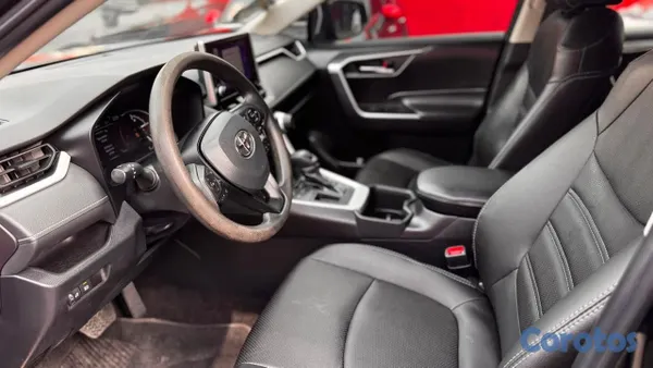 jeepetas y camionetas - 2023 Toyota RAV4 XLE plus 
financiamiento disponible  3