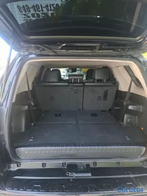carros - 🚘 Toyota 4Runner Negra en Venta 🔥 ¡Elegancia, lujo 8