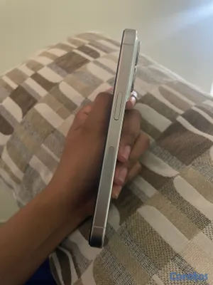 celulares y tabletas - iPhone 15 Pro 4