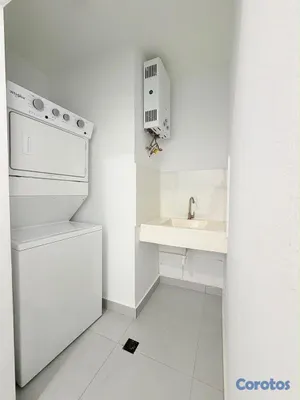 apartamentos - alquiló piso 13 naco con línea blanca una habitación 1.5 baños parqueo  6