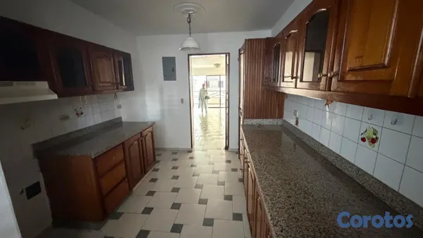 apartamentos - ALQUILO apartamento Piso 2 En el Evaristo Morales  6
