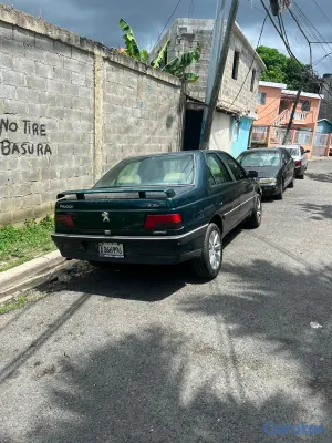 carros - Se vende carro peugeot 405 año1995 negociable 100 ml negociable con motor  3