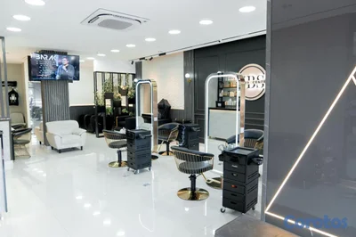 Vendo Salón en total funcionamiento Av. Nunez de c