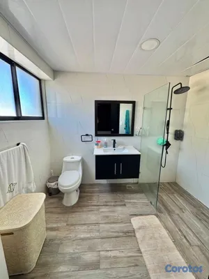 apartamentos - vendo los cacicazgos piso 7 cuatro habitaciones 3.5 baños dos parqueos estudio  17