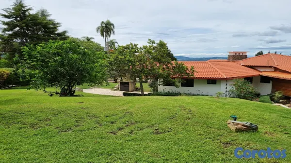 casas vacacionales y villas - Villa en Venta en Jarabacoa, Tu Refugio de Montaña 8
