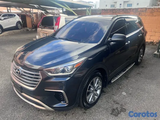 jeepetas y camionetas - Hyundai Santa Fe 2017 AWD Full – 3 Filas, Excelente Estado 6