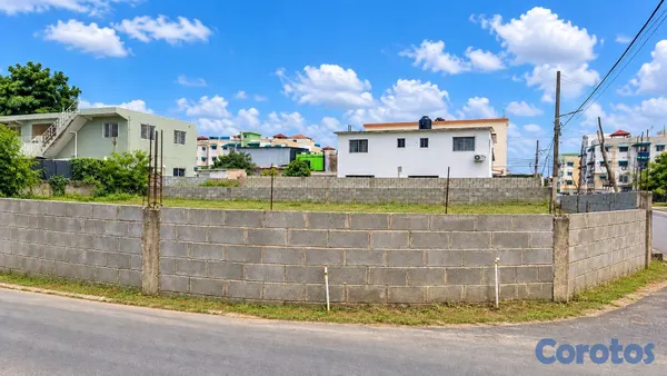 solares y terrenos - Vendo solar de 383 metros de essquina, cerca de la 3